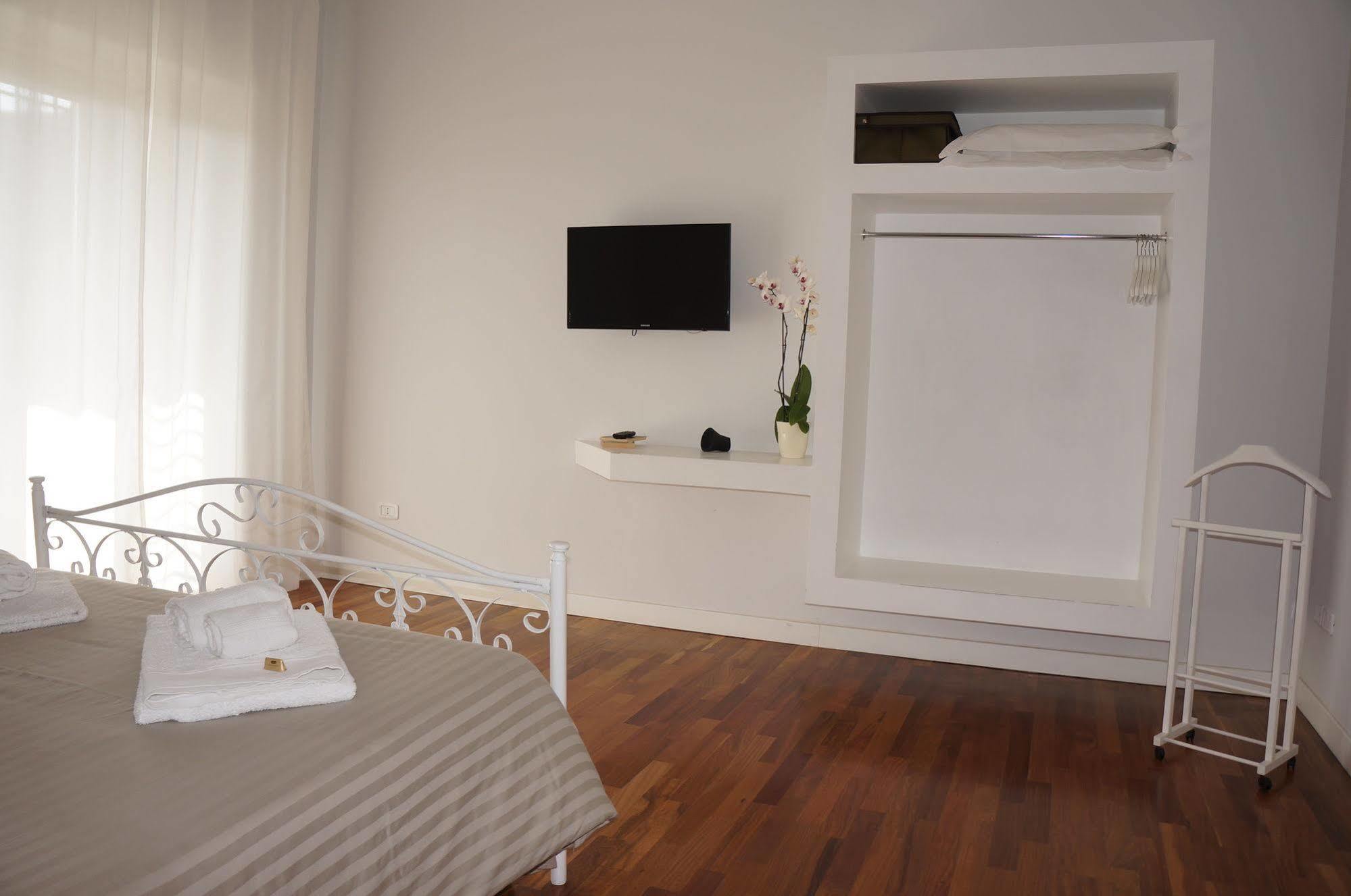 크로토네 Lullymia B&B 외부 사진